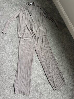 Babaton (Aritzia) Crinkled Button-Front Top & Wide-Leg Pants 2-Piece Set size XS